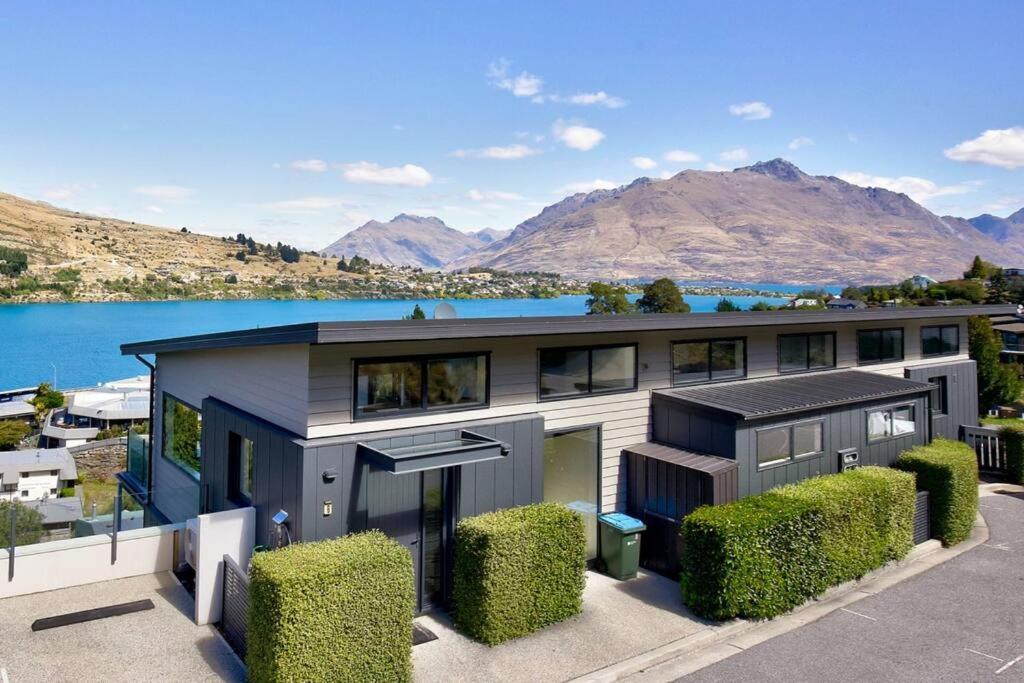 4 Bedroom Stunning Modern Family Home Квинстаун Экстерьер фото